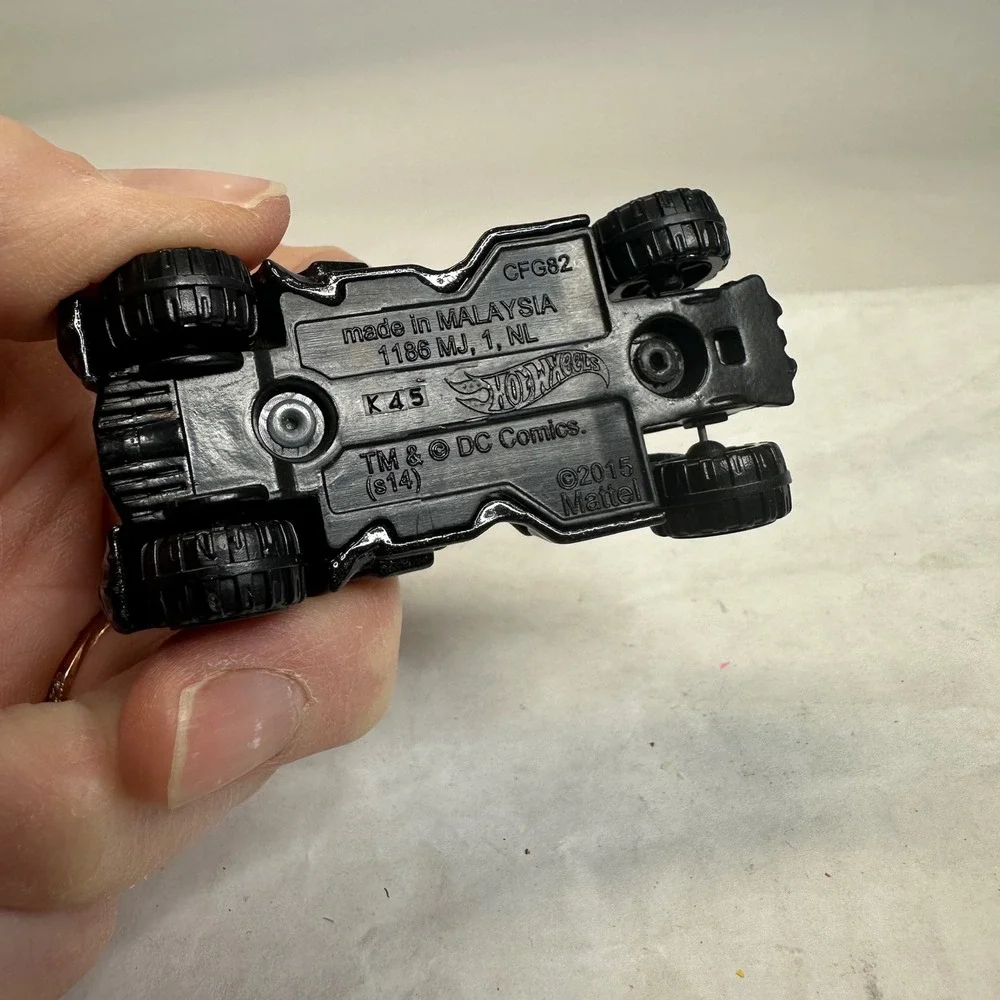 Hot‎ Wheels Batman Arkham Knight Batmobile Black Diecast Car CFG82 2015 Mattel
